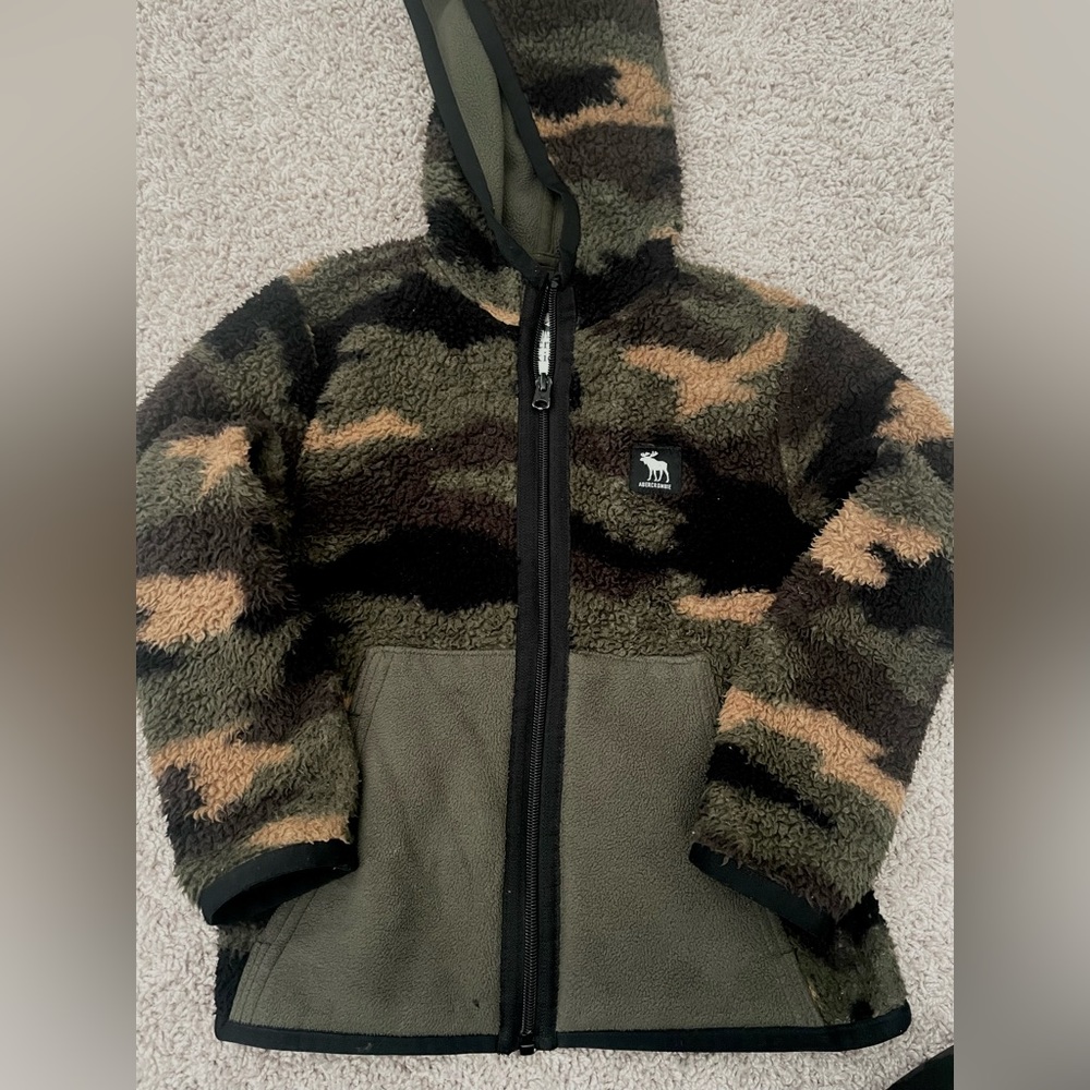Abercrombie Kids Size (5-6)
